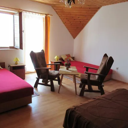 2+2 Fos Koezpontjaban Country house *